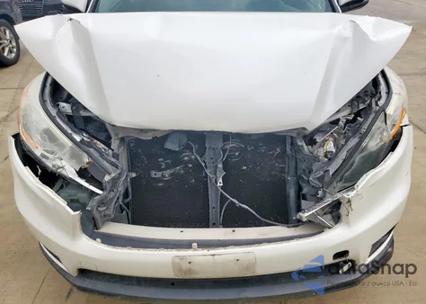 2014 Toyota Highlander Xle z USA, uszkodzony, nr VIN 5TDKKRFH4ES021667